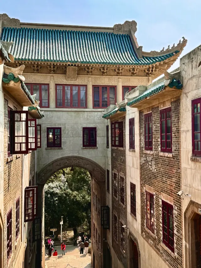 Wuhan Night Sky | Crossing the river, crossing the morning, crossing spring