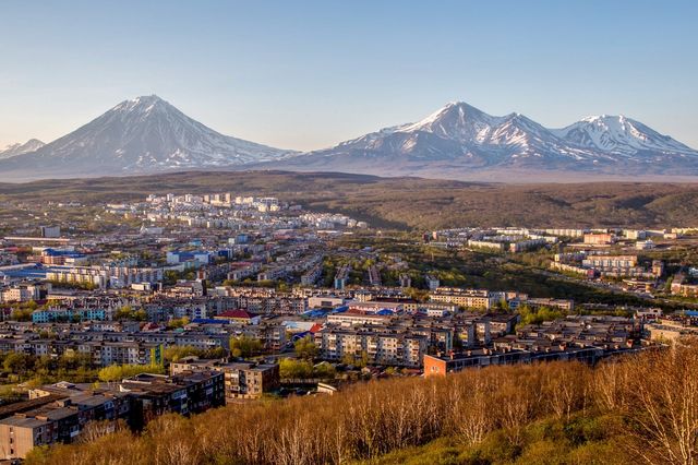 俄羅斯·堪察加丨乘坐戰鬥直升機，飛臨火山國度