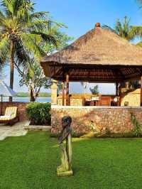 🌴 Lombok's Luxe Life: Oberoi Beachfront Bliss 🌊