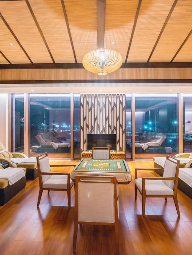 🌟 Shandong's Snowy Retreat: Peacock King Hot Spring Hotel 🌟
