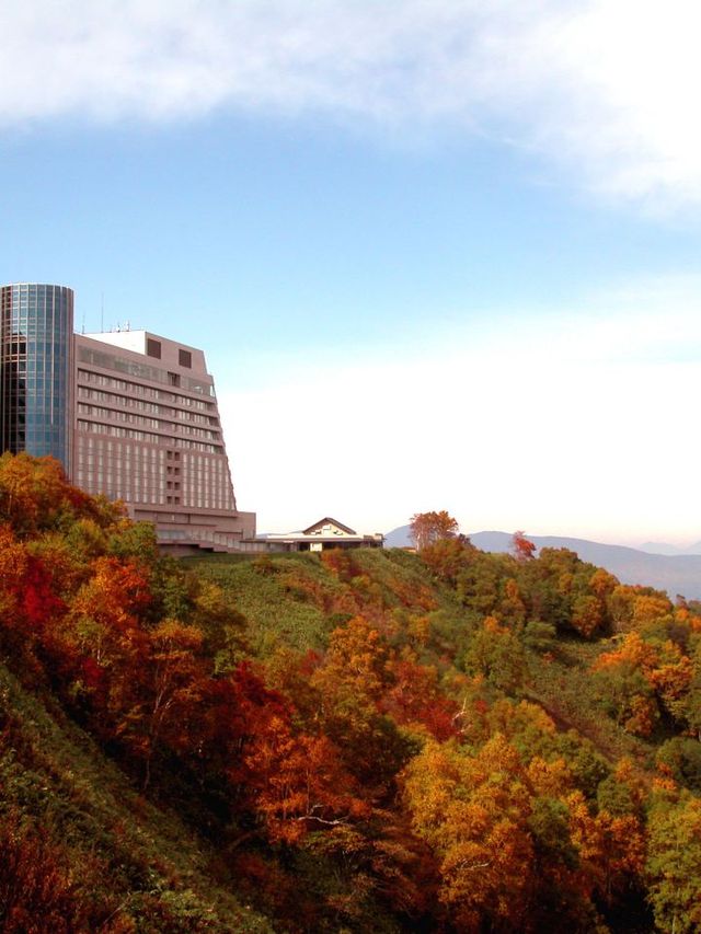 🌟 Hokkaido Hideaway: Luxe Lakeside Living 🏔️🛁