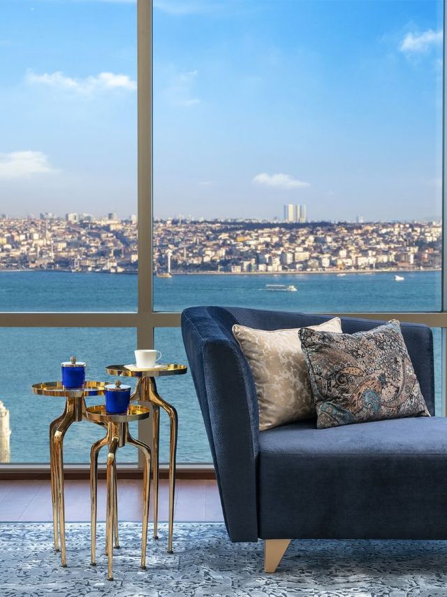 🌟 Istanbul's Luxe Life: Stay at The Ritz-Carlton 🌟