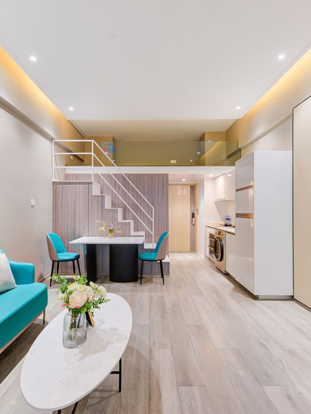 🌟 Zhuhai's Hidden Gem: Versailles Apartment! 🌟