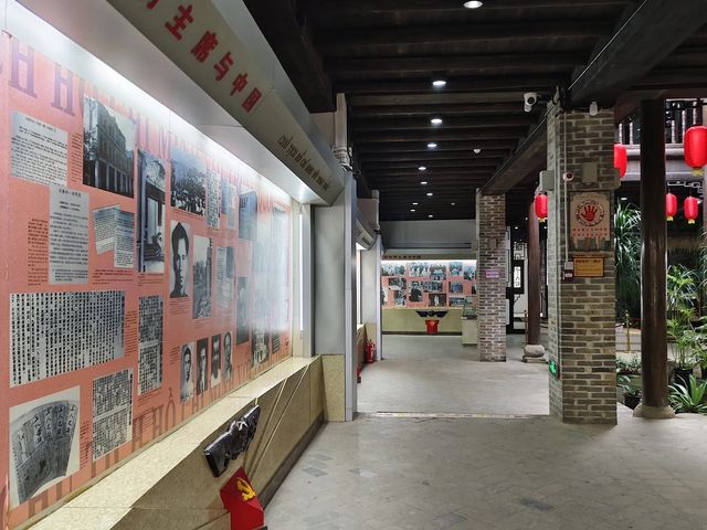 打卡廣西胡志明紀念館。