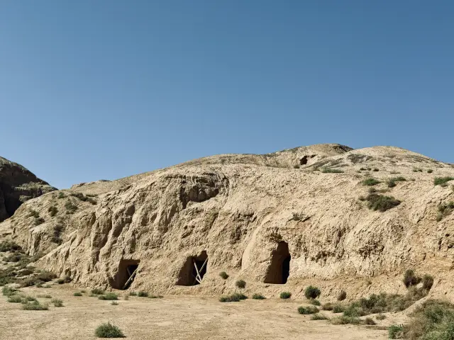 Xinjiang, Turpan, Beshiha Grottoes.