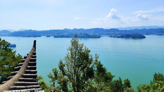 一湖碧水，秀絕天下~~千島湖。