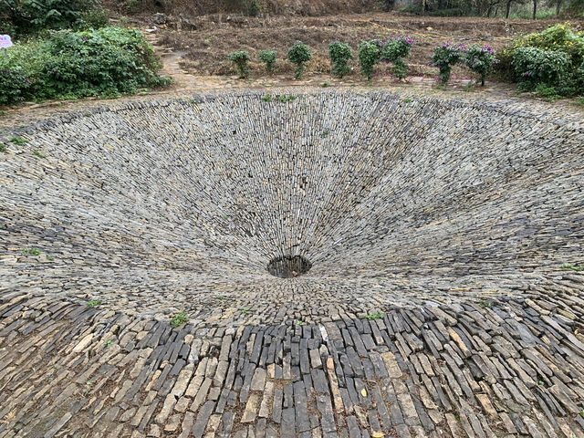 爸爸去哪兒一雨補魯天坑。