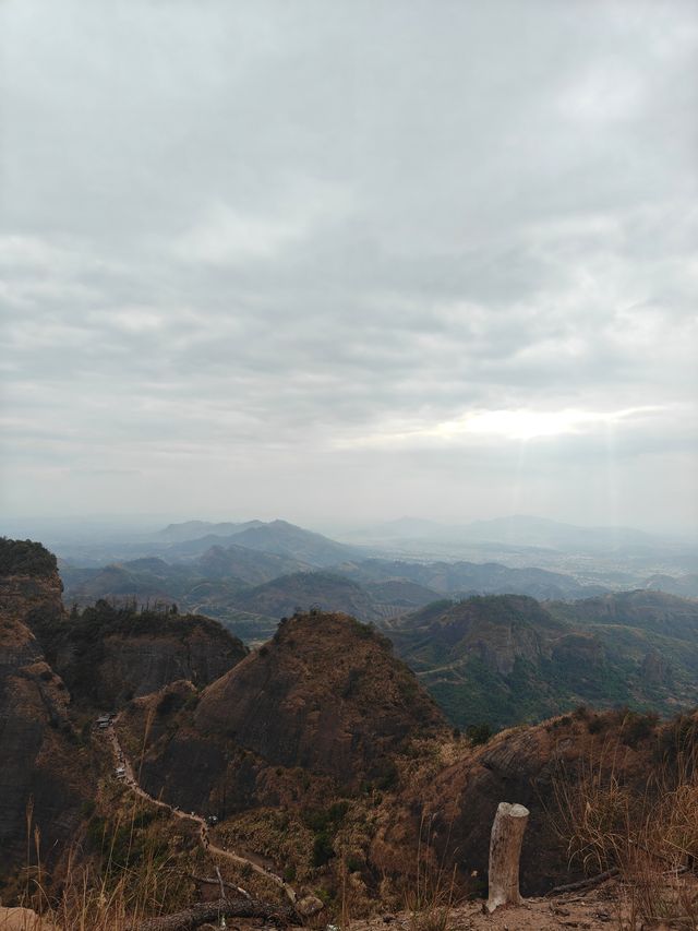 桂平市麻垌鎮白石山登頂攻略
