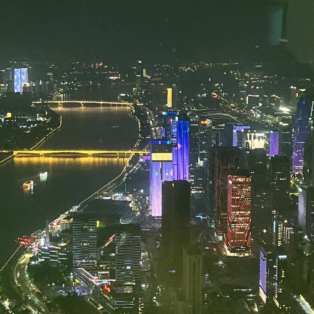 夜遊廣州塔啦😎😎