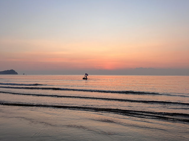 Lucky Sunset and sunrise at Shilaoren Beach 