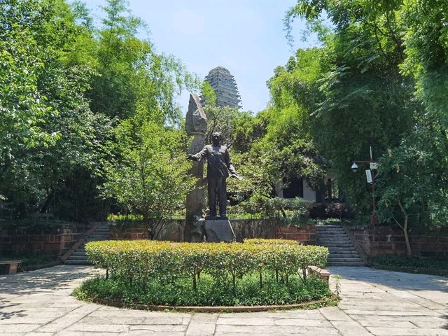 樂山大佛｜千年佛顏臨江瞰世，深度遊玩全攻略