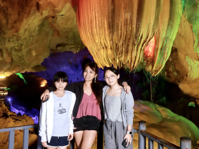 Discover Qiliang cave FengHuang Hunan