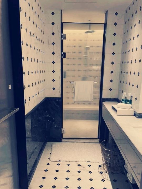 深圳威尼斯英迪格酒店：尼斯風情與無邊泳池的邂逅