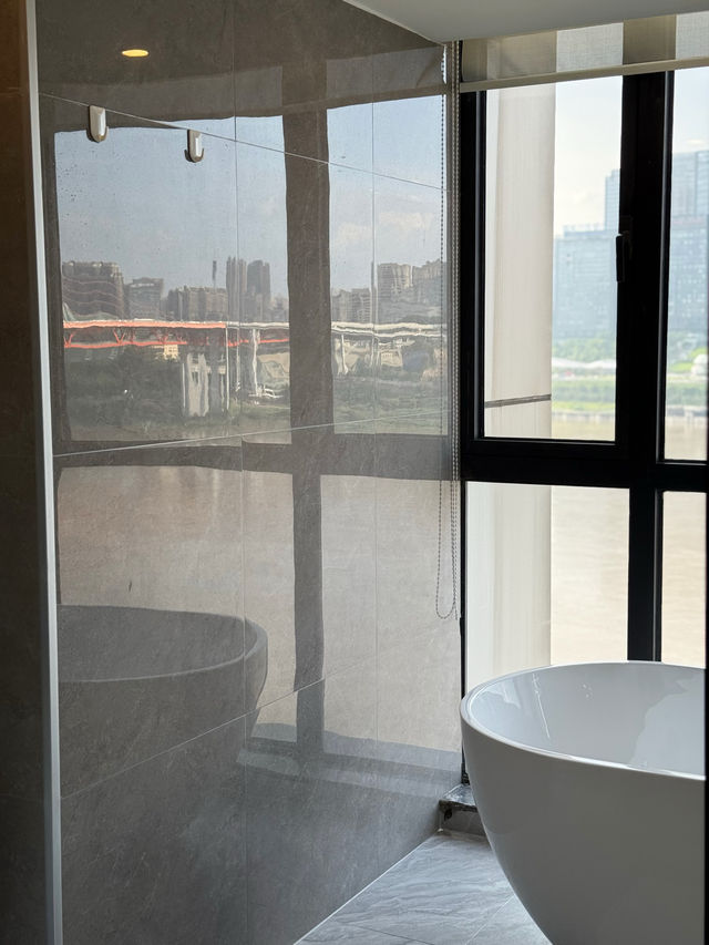 重慶躺平式度假浸浴睇江景