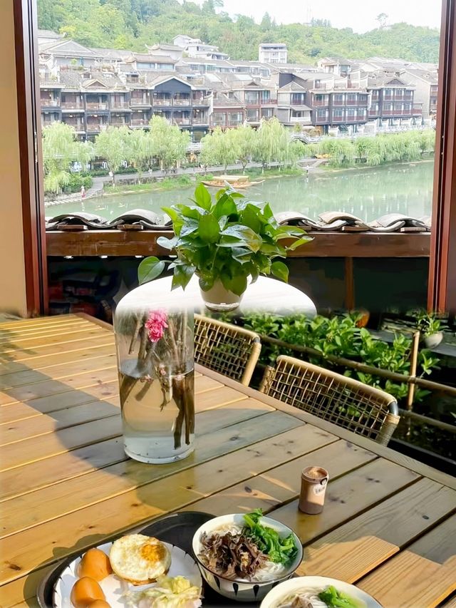 湘西！鳳凰古城！碼住這家江景酒店！