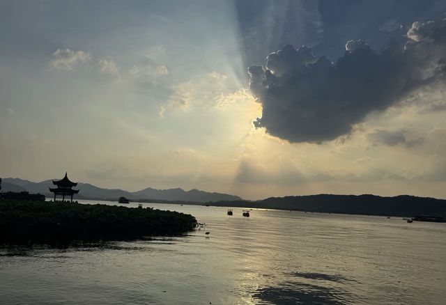 杭州西湖絕美打卡攻略｜這份浪漫請收好