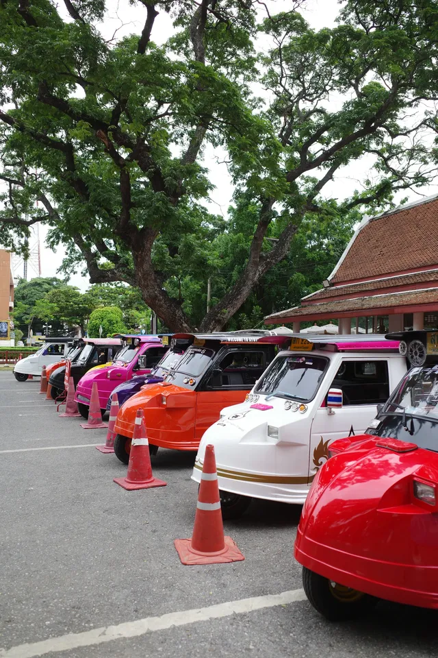 在曼谷百年車站搭火車去大城府~