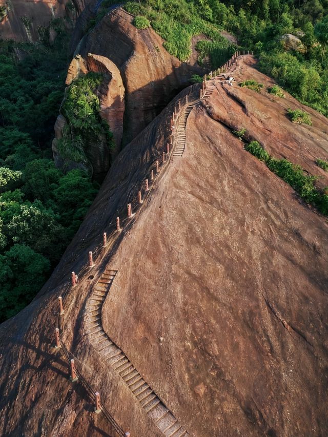 江西藏瘋了！徐霞客盛讚的丹霞秘境！此生必看