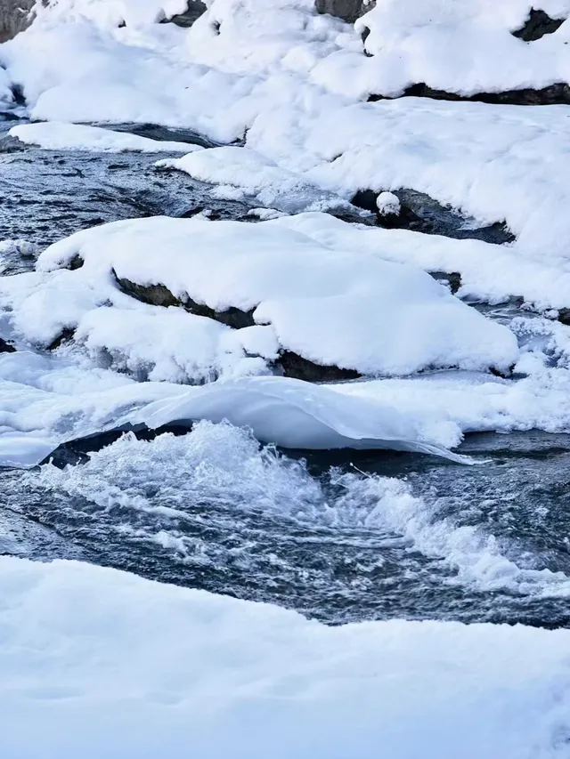 烏魯木齊冬日徒步 | 小眾冰瀑徒步秘境 烏魯木齊冬日徒步 | 小眾冰瀑徒步秘境