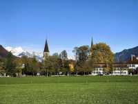 因特拉肯,愛在深秋