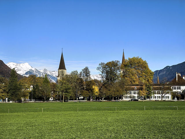 因特拉肯,愛在深秋 因特拉肯,愛在深秋