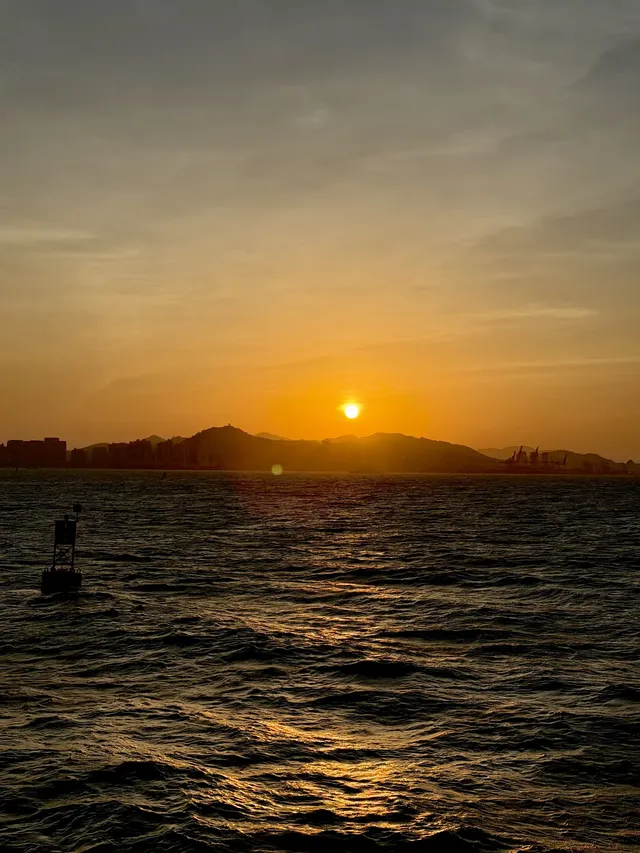 在廈門一定要把一場日落留給大海呀～
