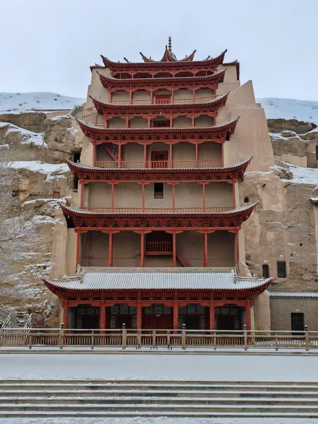冬遊敦煌:雪落丹霞,千年窟靜待人 冬遊敦煌:雪落丹霞,千年窟靜待人