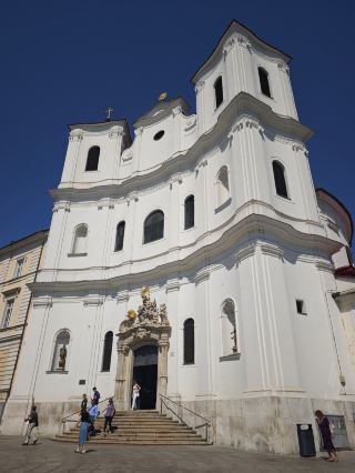 Bratislava | A Leisurely Old City Built on a Hill! 