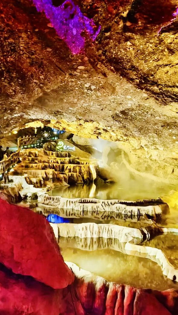 雅安の穴場秘境｜1600万年の龍門鍾乳洞、唯一無二の礫岩奇景を
