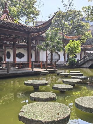 夏の赣州は高齢者の旅行にぴったりです