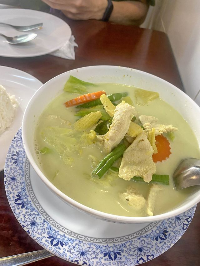 【タイ】格安ランチ！プーケットでお得にタイ料理食べるなら絶対ココ！