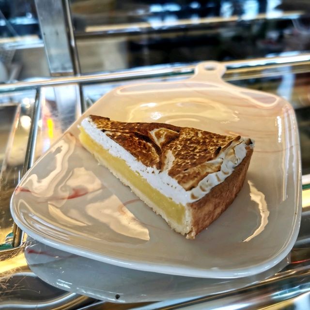 Thai Baht Art Antique and Bistro ร้านสุดเกร๋ 