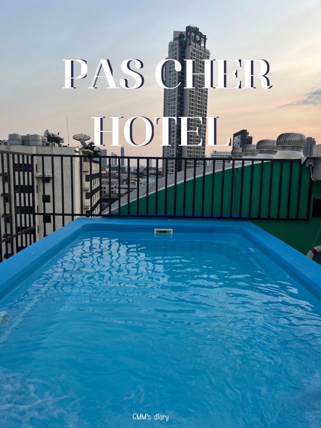 ที่พักหลักร้อยใจกลางบางรัก 🏨✨