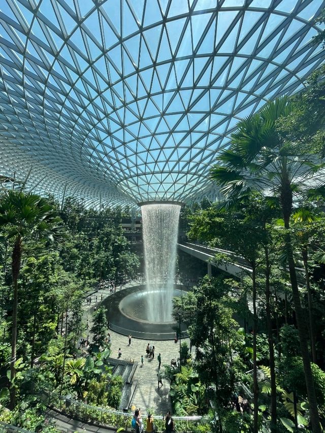 The World's tallest Indoor Waterfall-The Jewel 