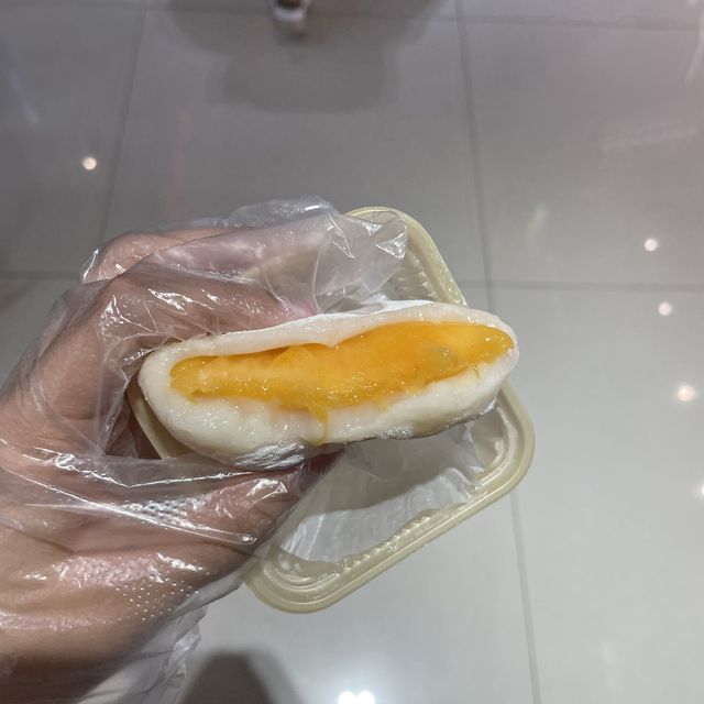 係蓮塘口岸過關又快又easy😝一出去就有好多野食🥰