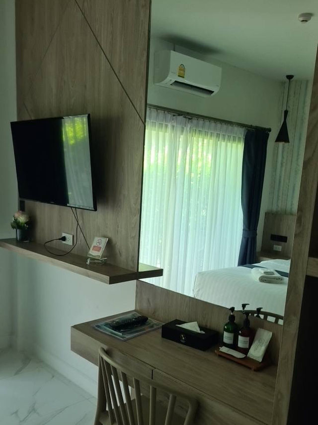 ผึ้งหลวงริเวอร์ไซด์ที่พักริมแม่น้ำหลักร้อยจันทบุรี