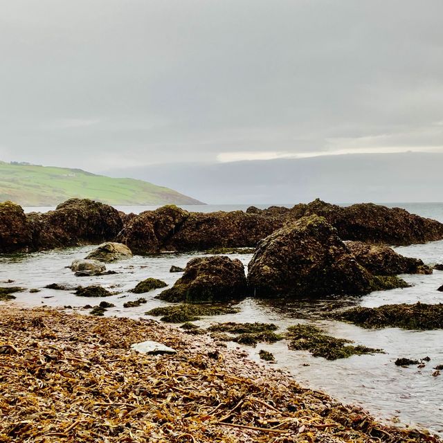 💚🧡 Cave & Beach - Quaint Cushendun Caves 🏝️