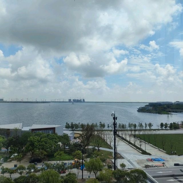 【上海市】滴水湖畔の「朵云书院」 【上海市】滴水湖畔の「朵云书院」