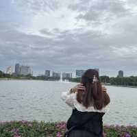 สวนเบญจกิติกลางคืนนนนน ~