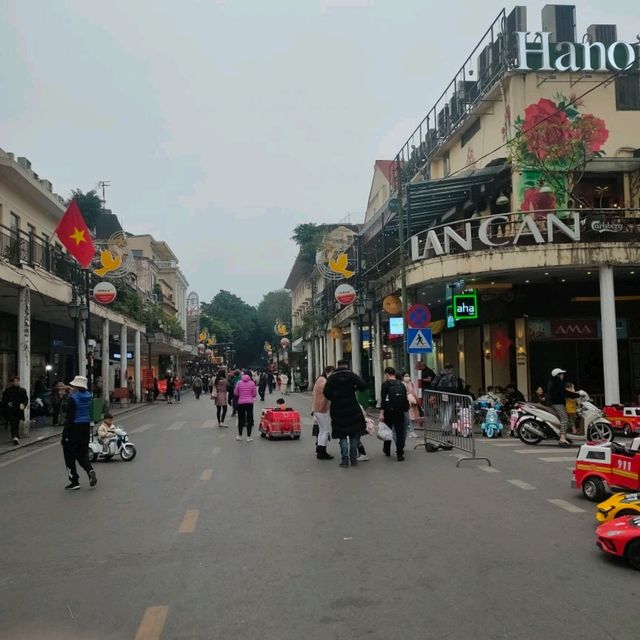 🇻🇳ベトナム ハノイ "チャンティエンプラザ界隈" 高級ショッピングエリア、ハノイの銀座!?
