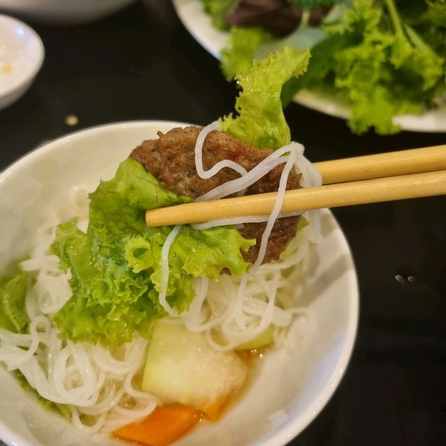 호치민 CNN 선정 분짜 맛집 Quan Nem