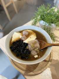 ［桃園/龍潭］ 澎湃豆花🫘｜龍潭必吃美食 超強豆花 內用續碗不用錢!! 