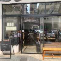 【大坑泥水風高質Cafe - 必食豬柳蛋漢堡】