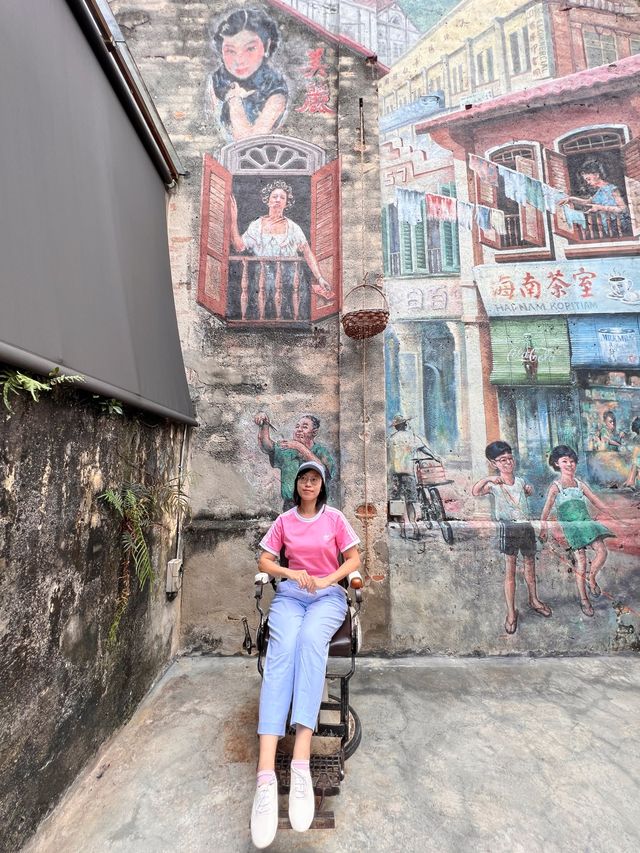 Impressive murals at Kwai Chai Hong