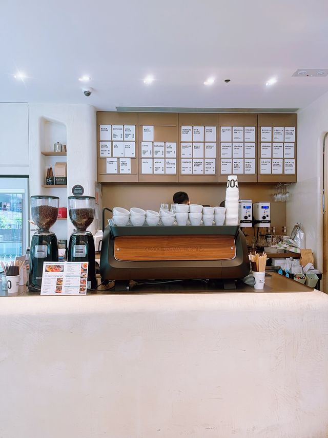 希臘洞穴純白cafe☕️文青打卡必到💁🏻‍♀ 