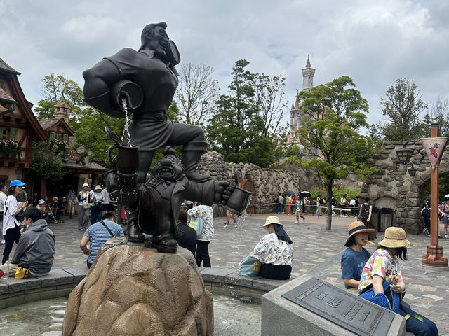 東京迪士尼新開必玩！美女與野獸園區