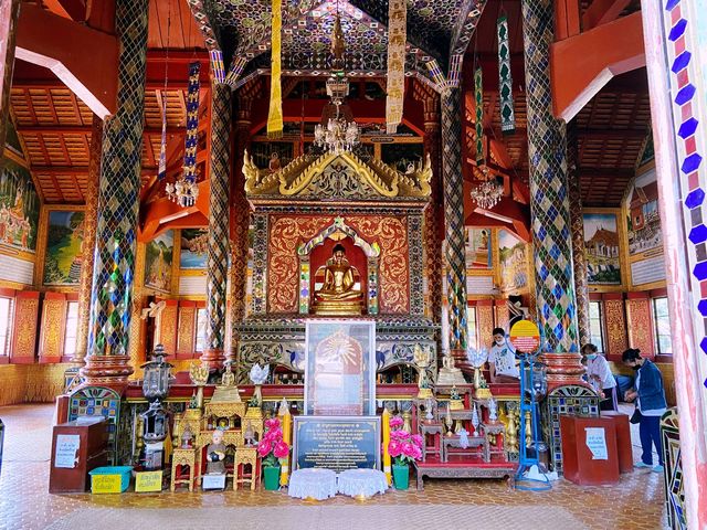 ไหว้พระทำบุญ : วัดพระพุทธบาทตากผ้า