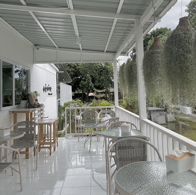 หน้าบ้าน Na baan cafe  สายบุรี ปัตตานี
