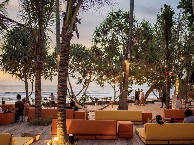 Tann Terrace Phuket บีชคลับสุดชิล