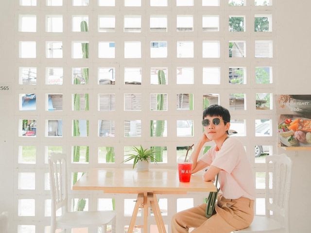 WAKE cafe2565 คาเฟ่สายเกา